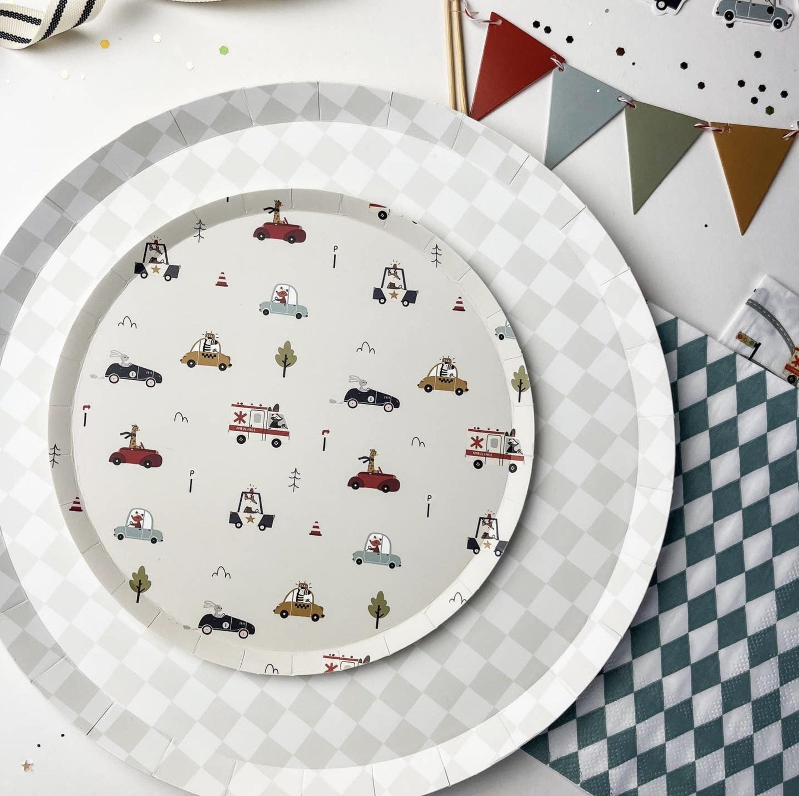 8ct Gray Checkered Dinner Plates 10.25" - Stesha Party