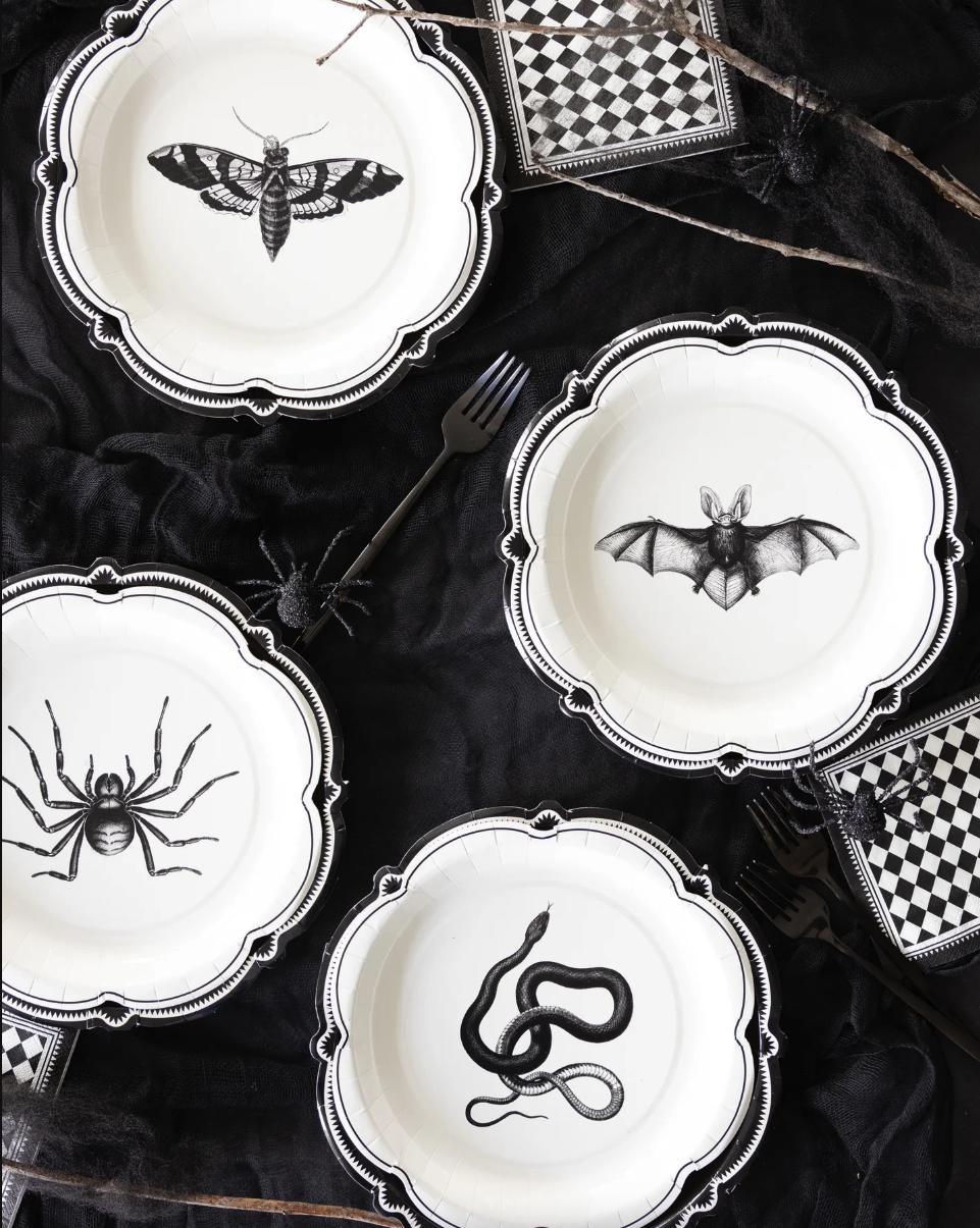 Black & White Halloween Paper Plates - Stesha Party