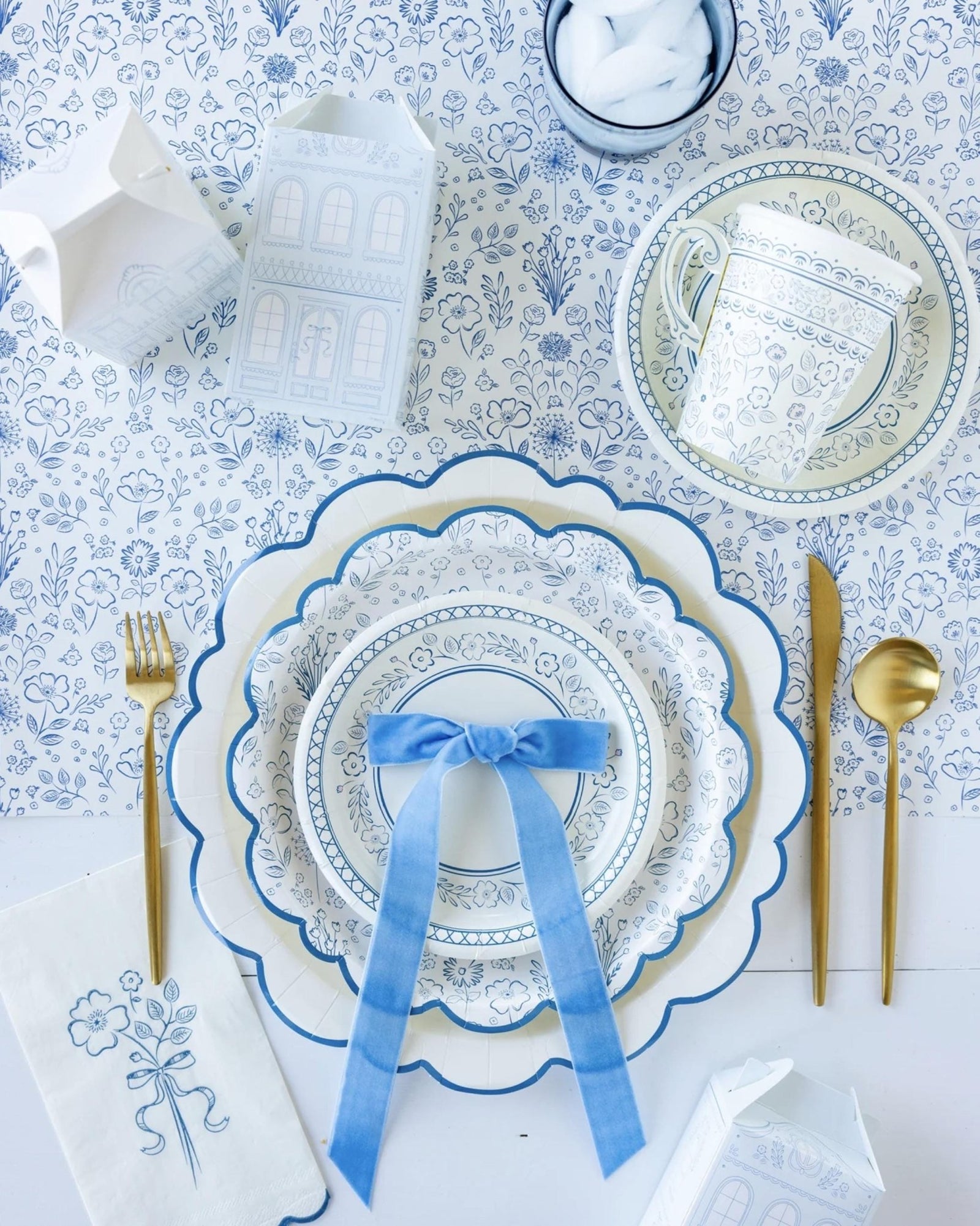 Blue Floral Table Runner - Stesha Party