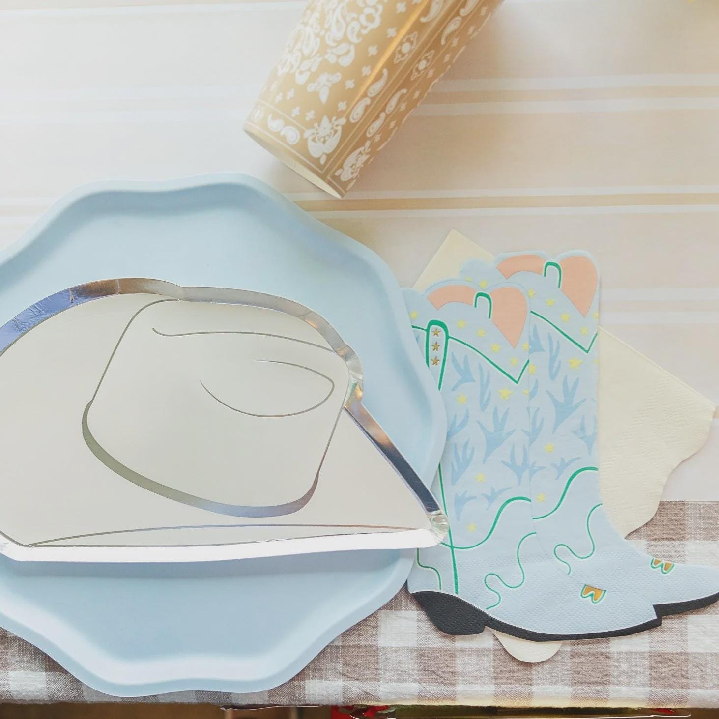 Cream Scalloped Luncheon Napkins 20ct - Stesha Party