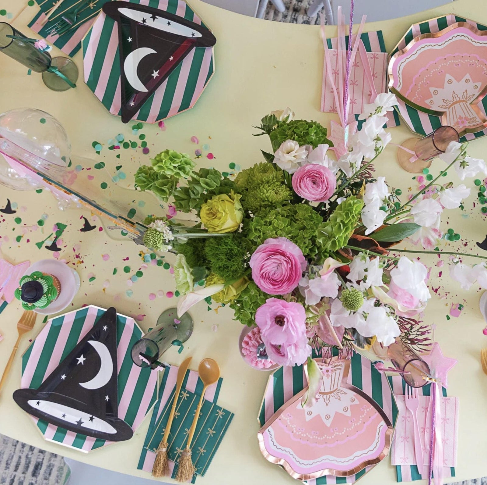 Decagon Shaped Pink & Green Stripe Paper Plates 8ct - Stesha Party