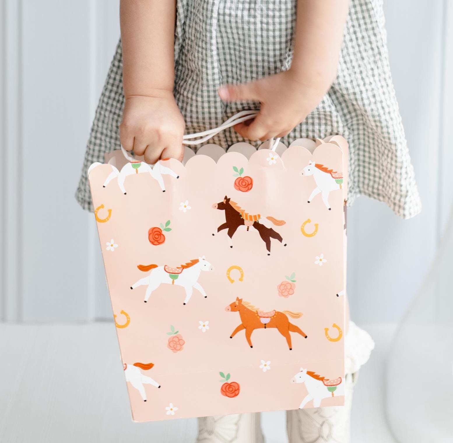 Floral Horse Handled Gift Bag - Stesha Party