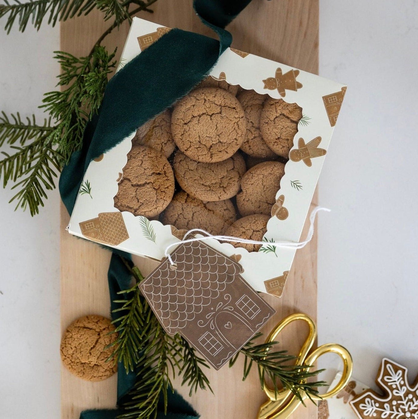 Gingerbread Cookie Boxes with Tags 6ct - Stesha Party