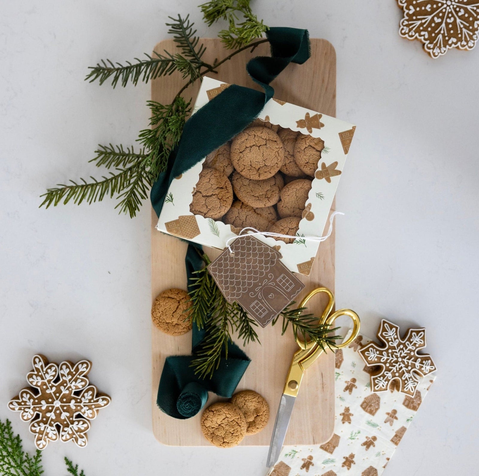 Gingerbread Cookie Boxes with Tags 6ct - Stesha Party