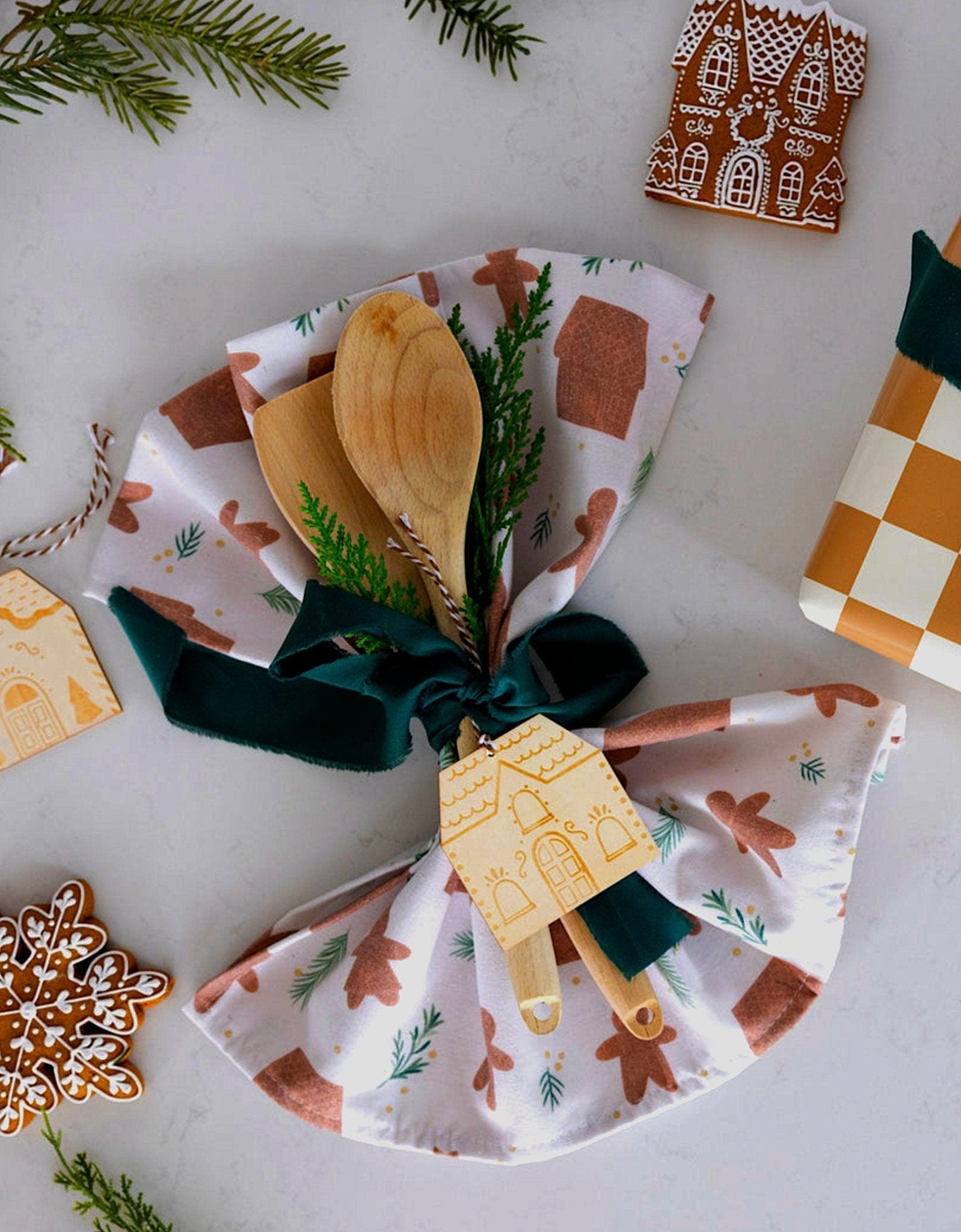 Gingerbread House Tags 8ct - Stesha Party