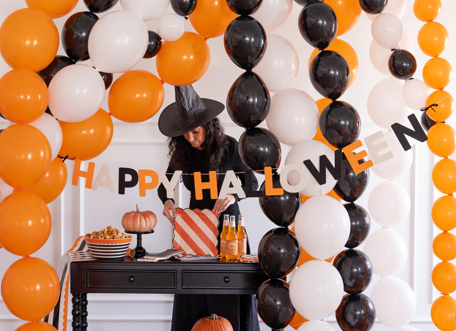 Halloween Guest Towel Napkins 24ct - Stesha Party