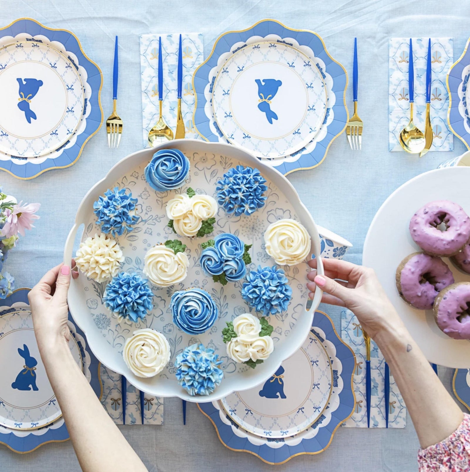 Large Blue Floral Dinner Plates 8ct - Stesha Party