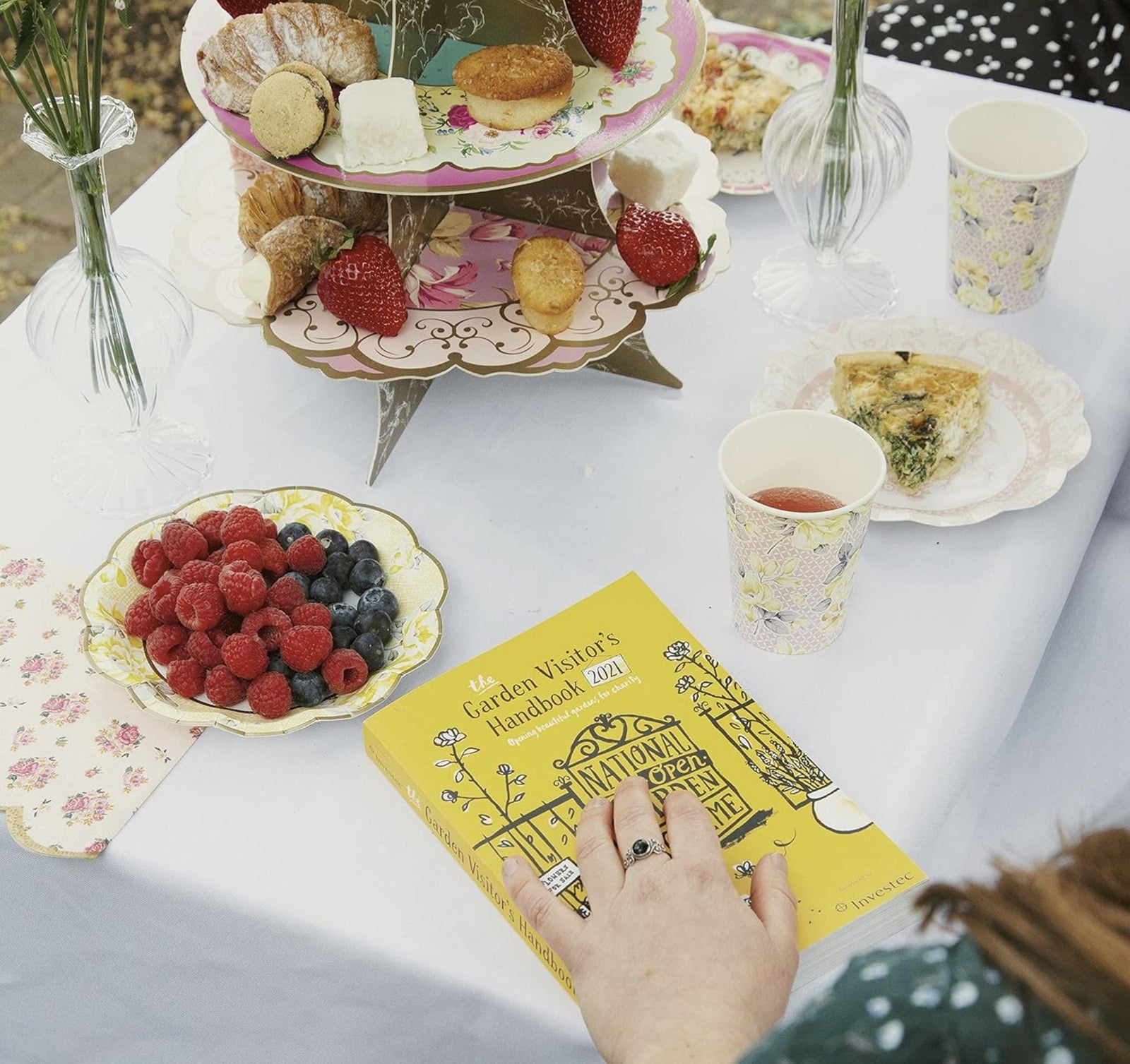 Pink Floral Scalloped Napkins 20ct - Stesha Party