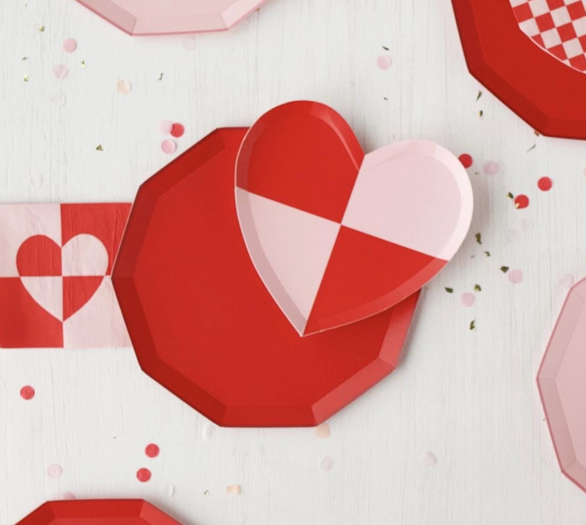 Pink & Red Heart Cake Plates - Stesha Party