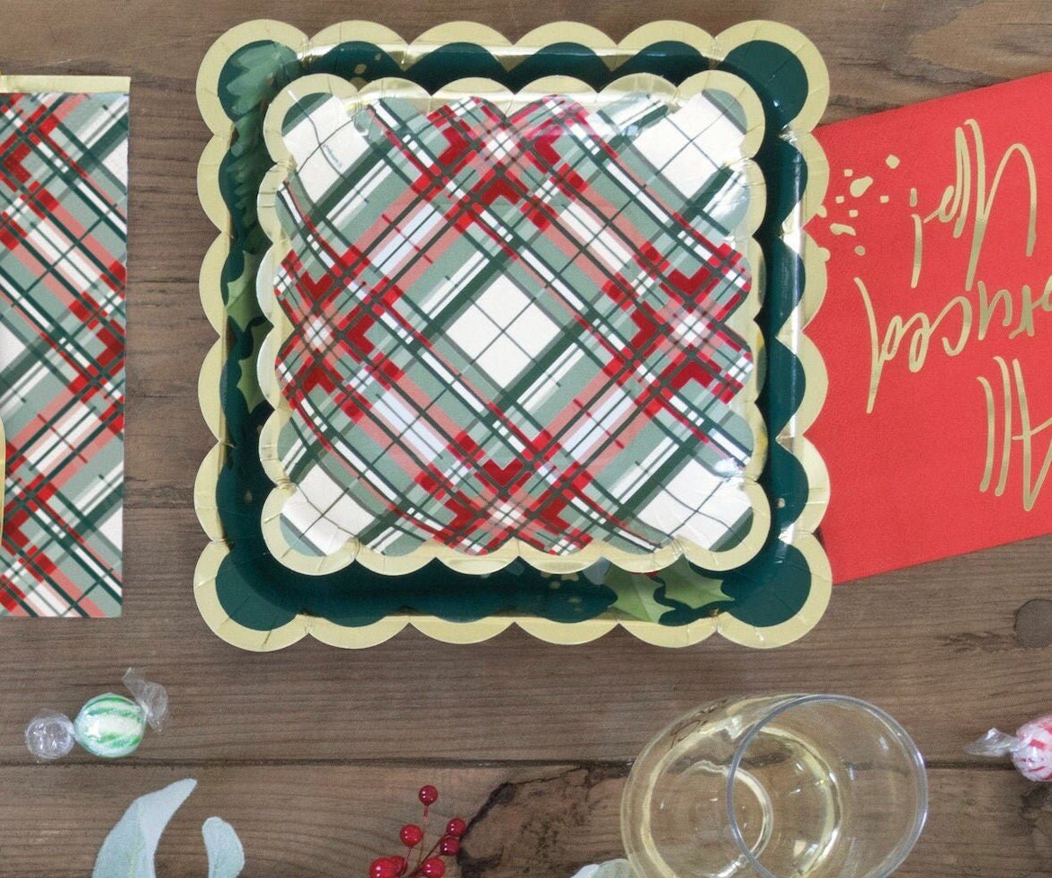 Plaid Holiday Cake Plates - Stesha Party