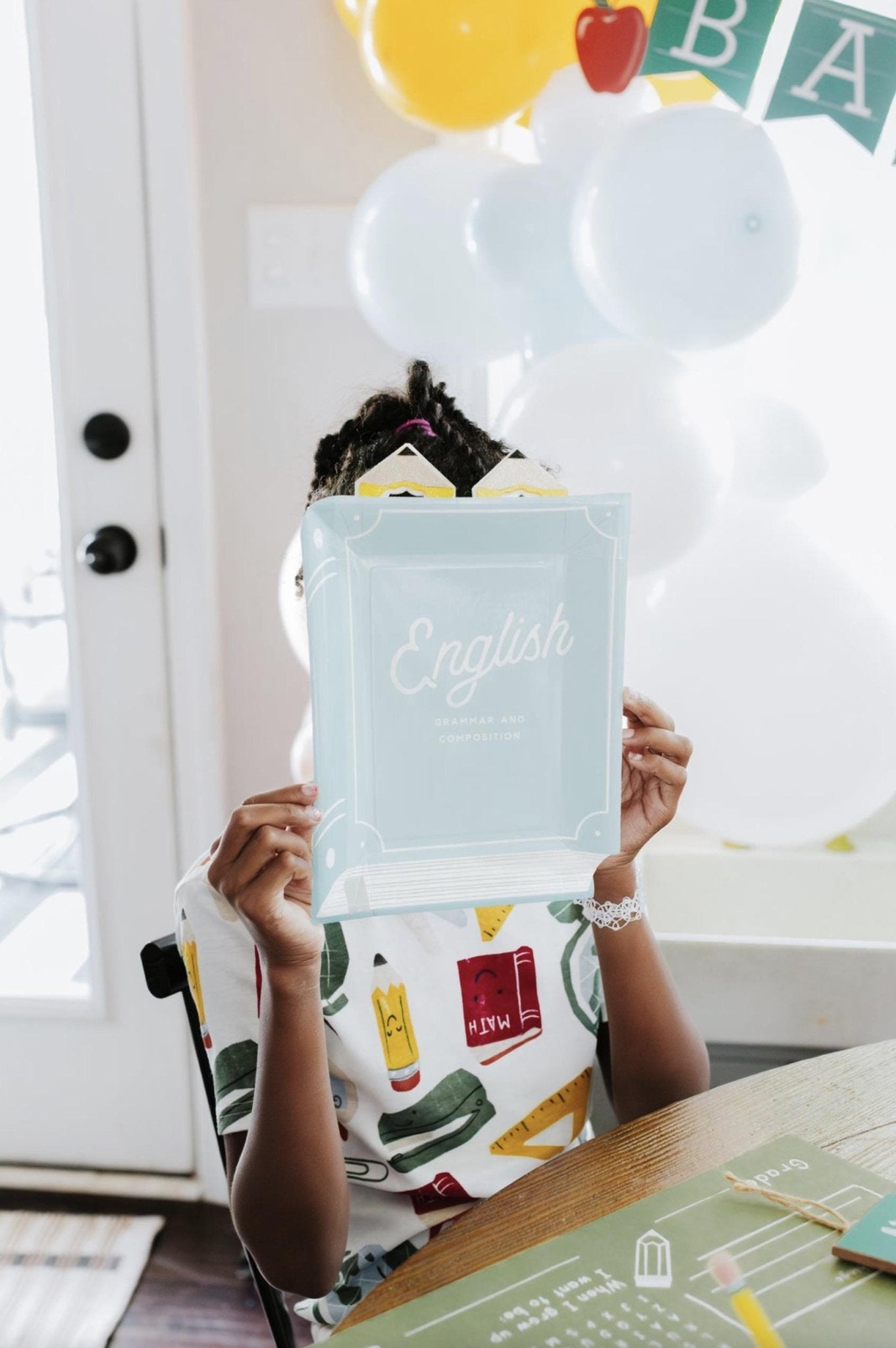 School Textbook Paper Plates 9ct - Stesha Party