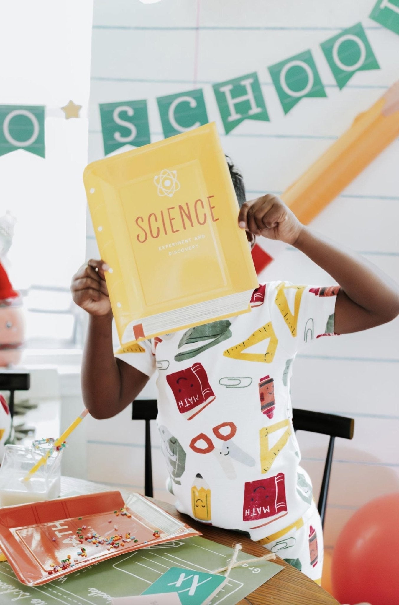 School Textbook Paper Plates 9ct - Stesha Party