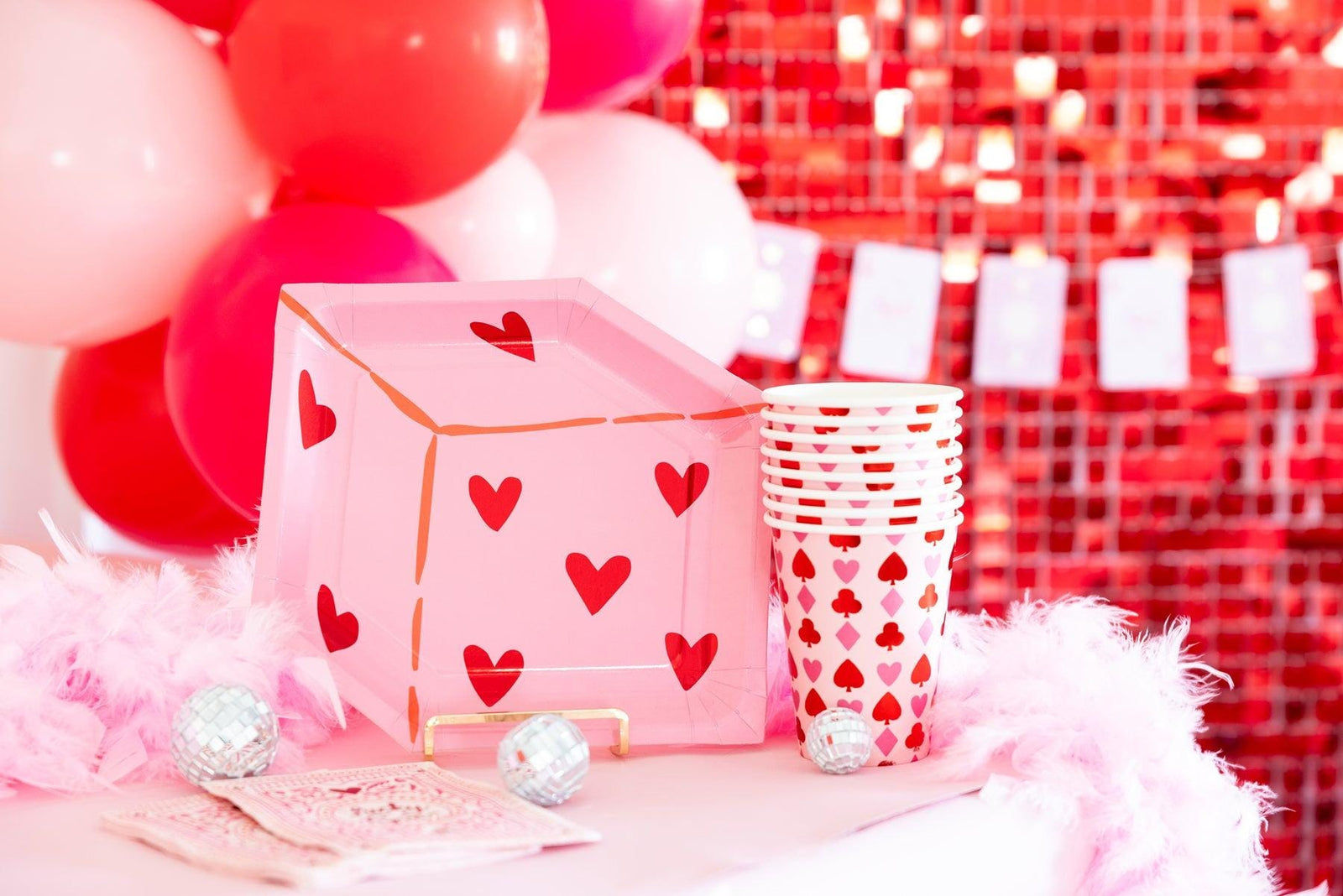 Valentines Card Suits Party Cups 12oz - Stesha Party