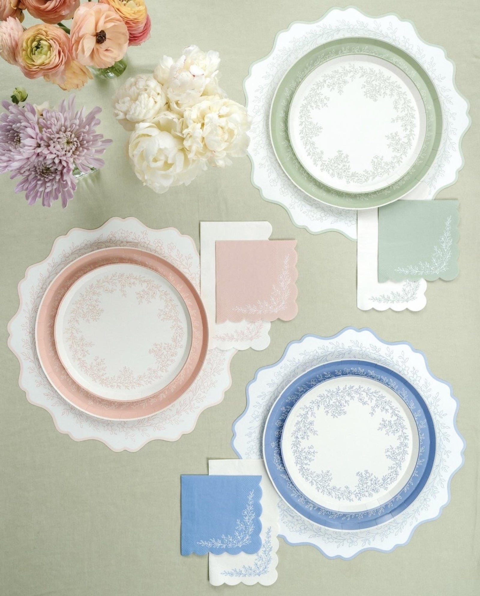 White Floral Scalloped Napkins 16ct - Stesha Party