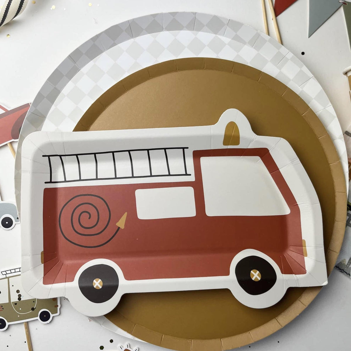 8ct Gray Checkered Dinner Plates 10.25" - Stesha Party