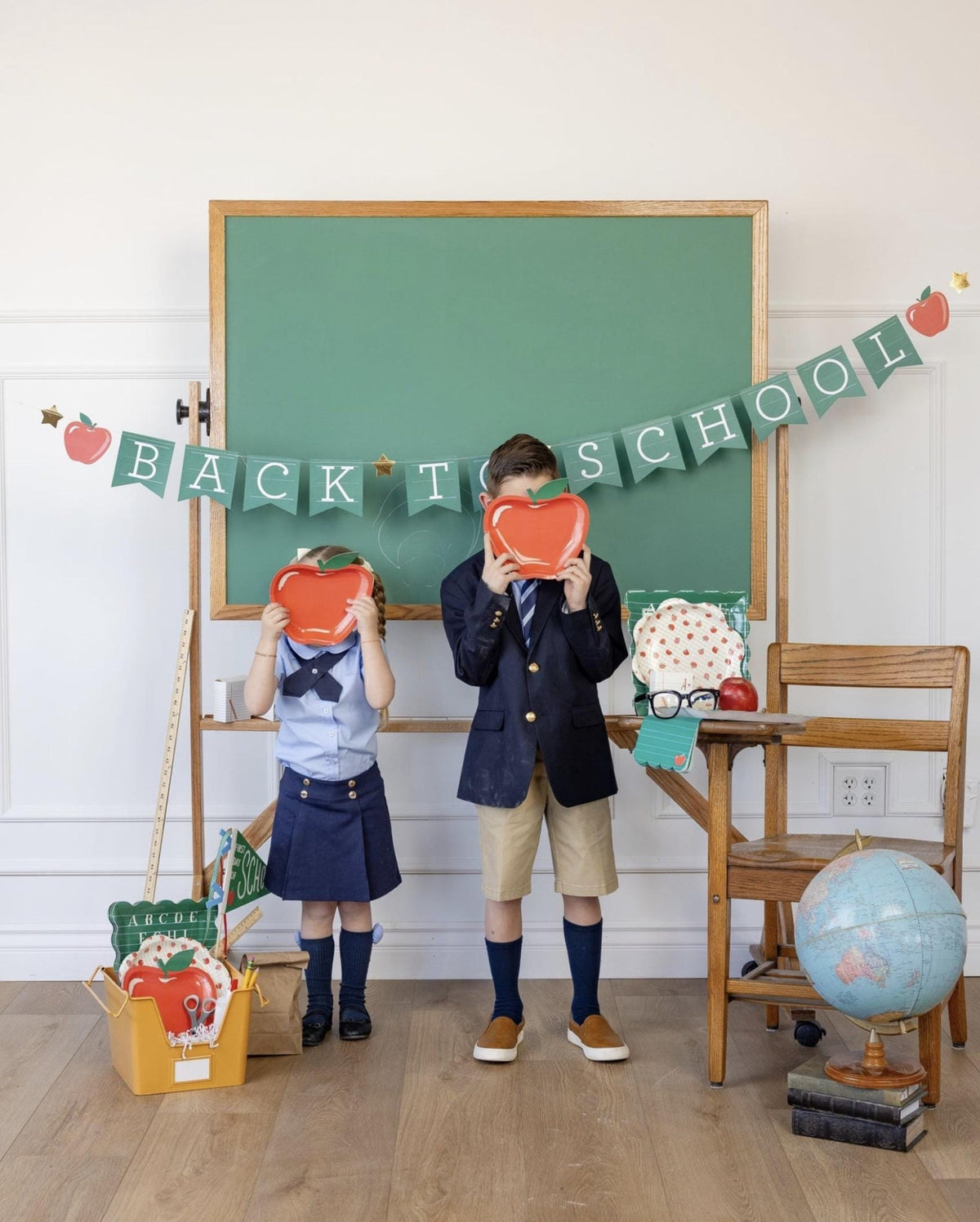 Apple Shaped Paper Plates - Stesha Party