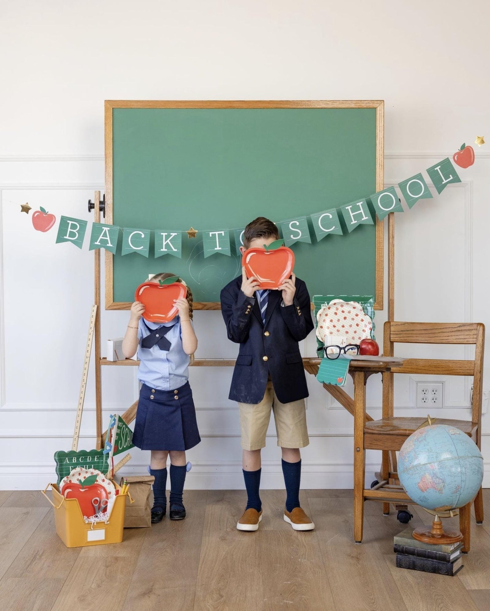 Apple Shaped Paper Plates - Stesha Party