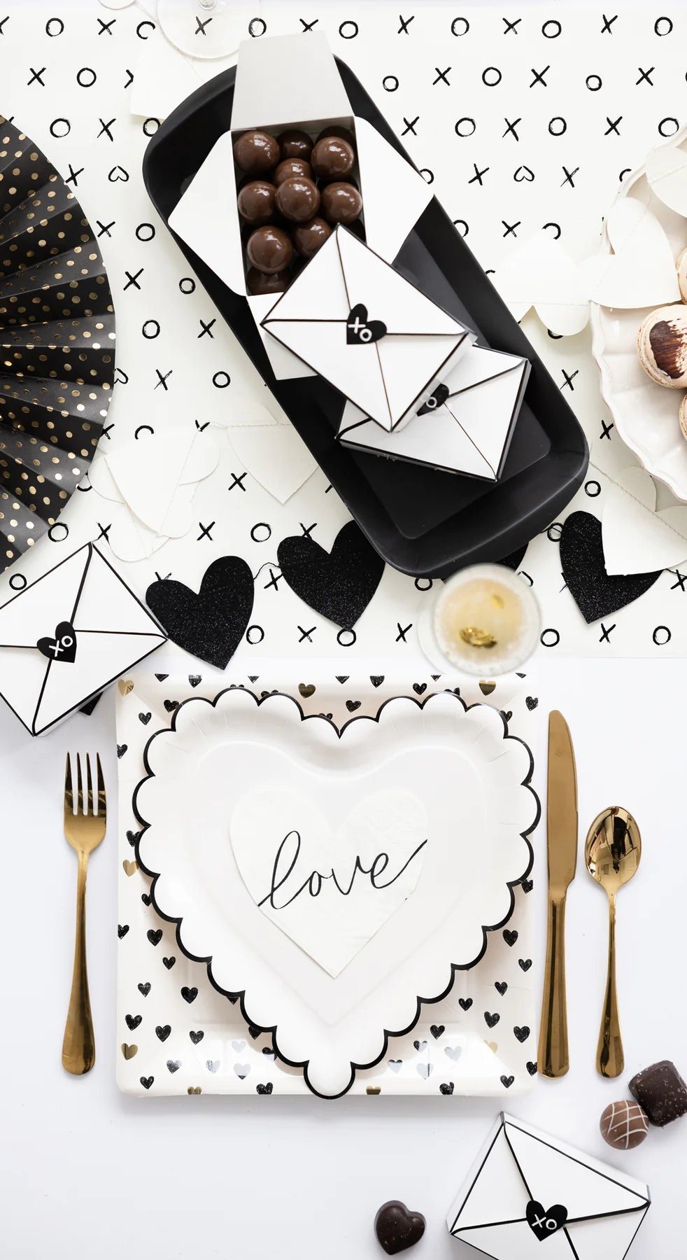 Black & Cream Heart Plates - Stesha Party