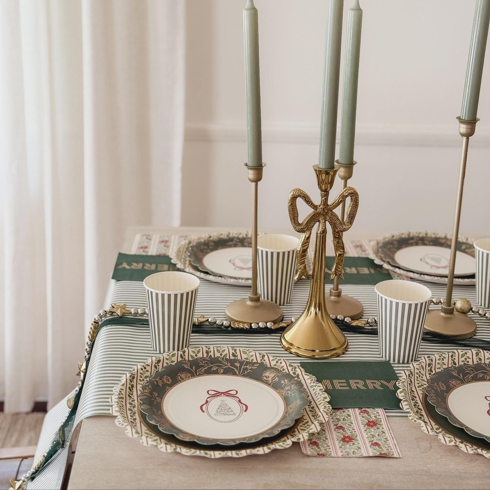 Christmas Floral Dessert Plates 12ct - Stesha Party