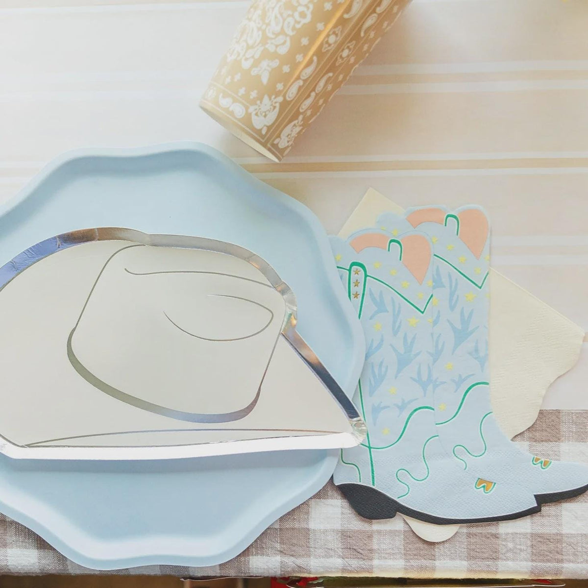 Cream Scalloped Luncheon Napkins 20ct - Stesha Party