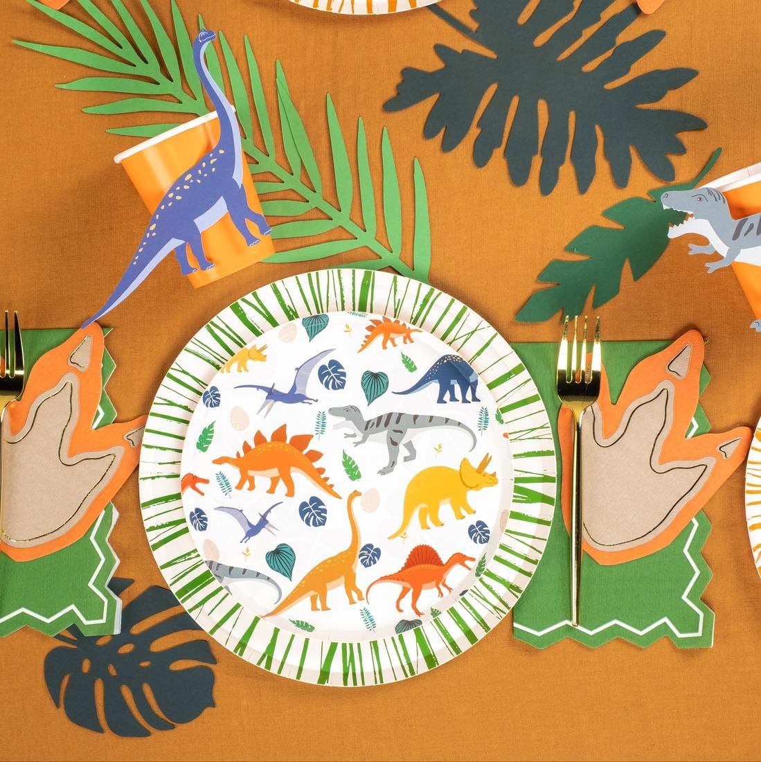 Dinosaur Cake Plates 8ct - Stesha Party