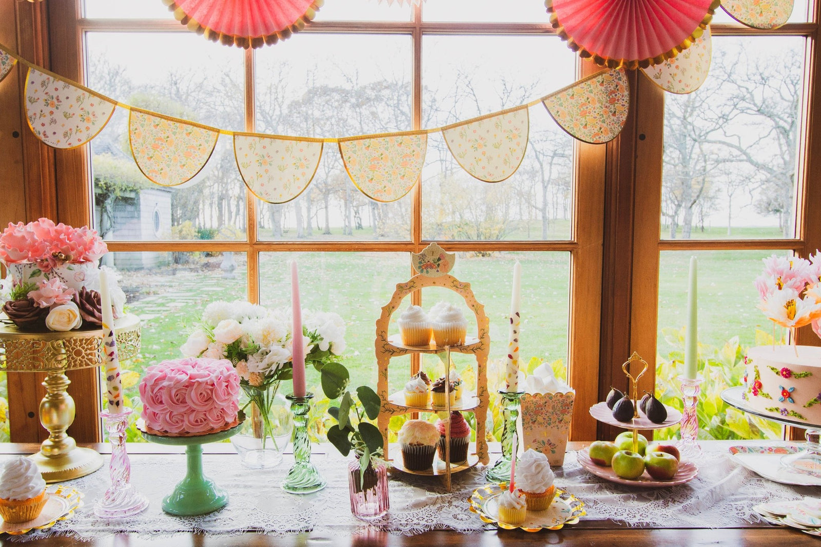 Floral Cupcake Stand - Stesha Party