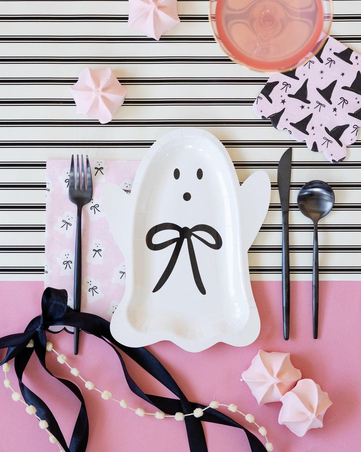 Ghost Shaped Party Plates 8ct - Stesha Party