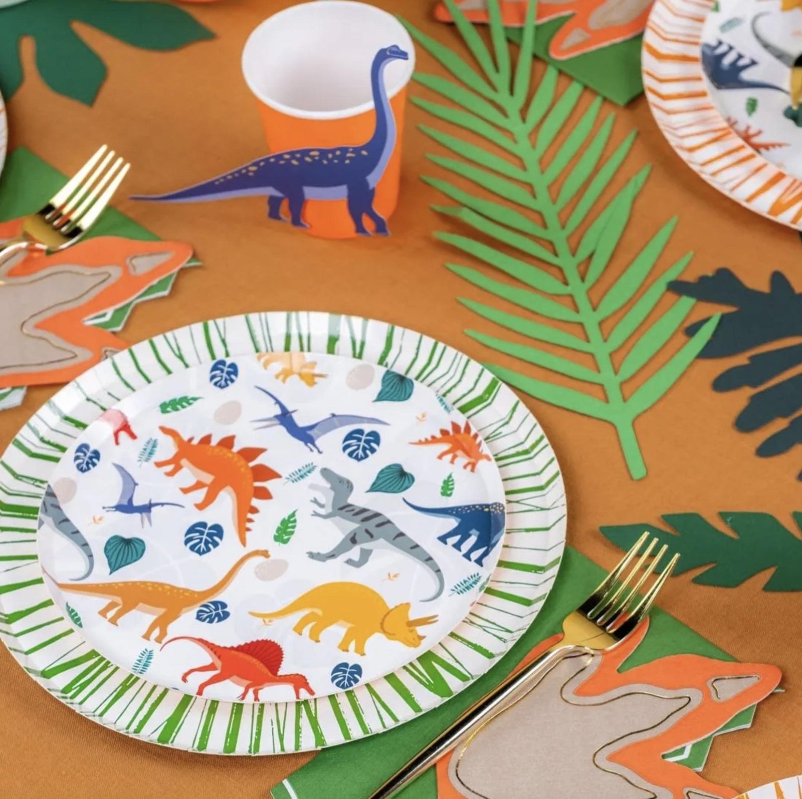 Green Burst Paper Plates 8ct - Stesha Party