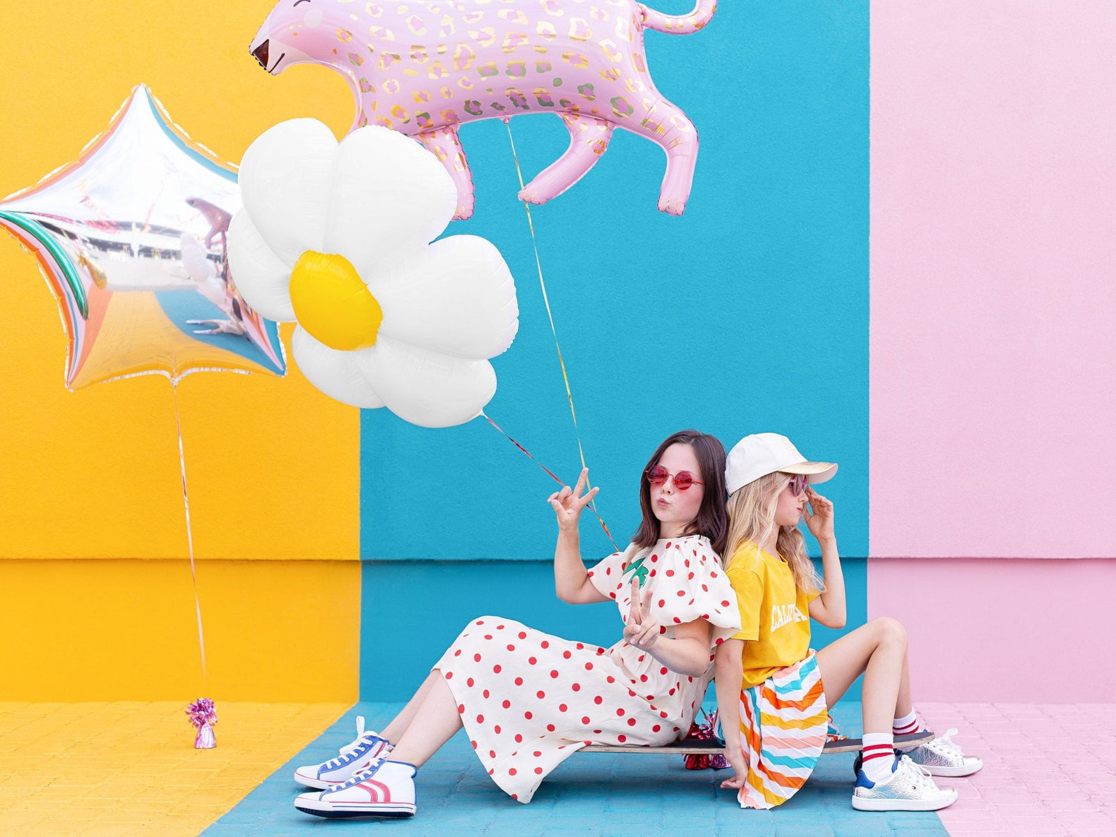 Groovy Daisy Flower Balloon - Stesha Party