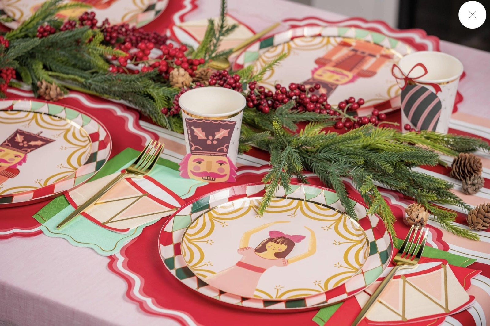 Holiday Harlequin Paper Plates 8ct - Stesha Party