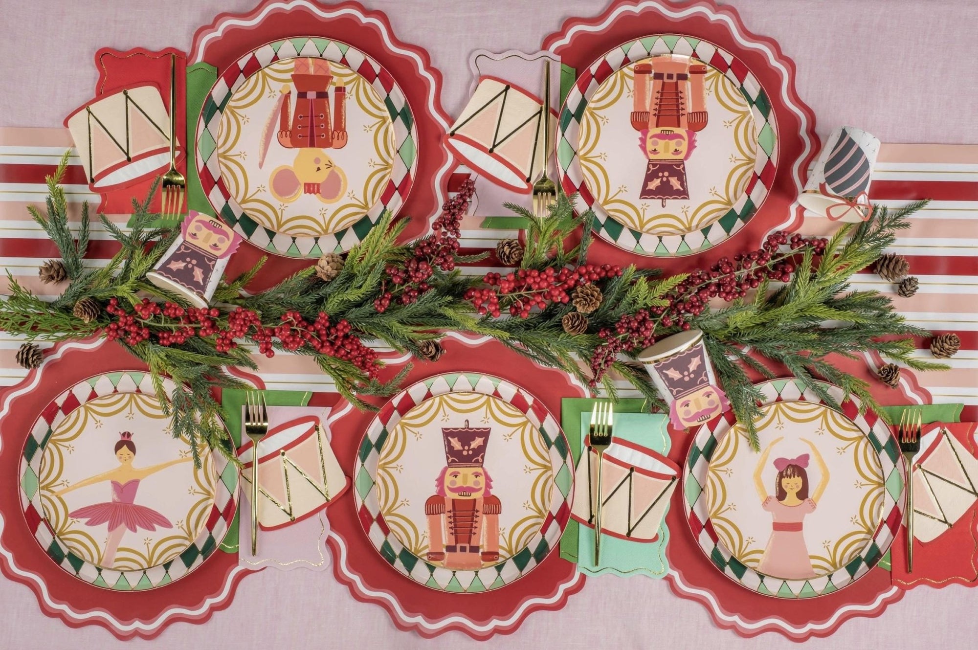 Holiday Harlequin Paper Plates 8ct - Stesha Party