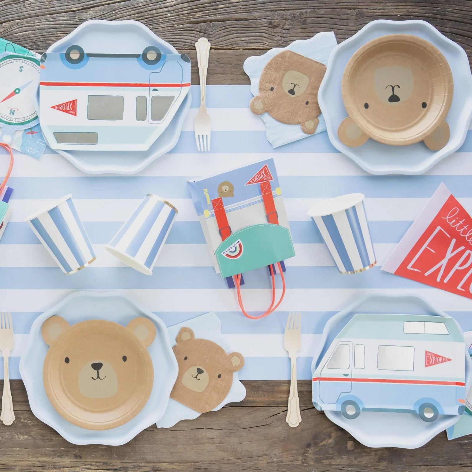 Light Blue Scalloped Napkins 20ct - Stesha Party