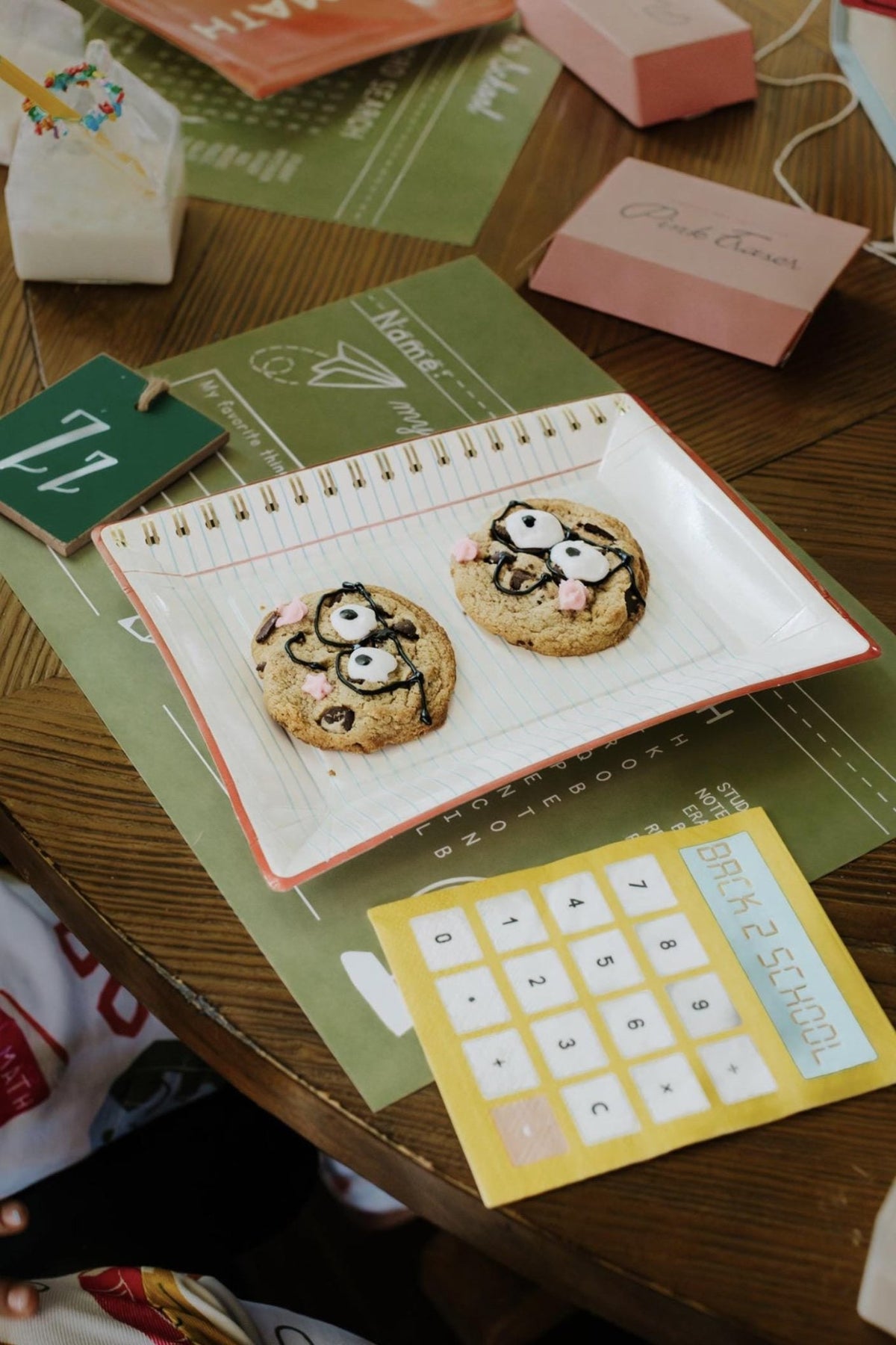 Notebook Paper Plates 8ct - Stesha Party