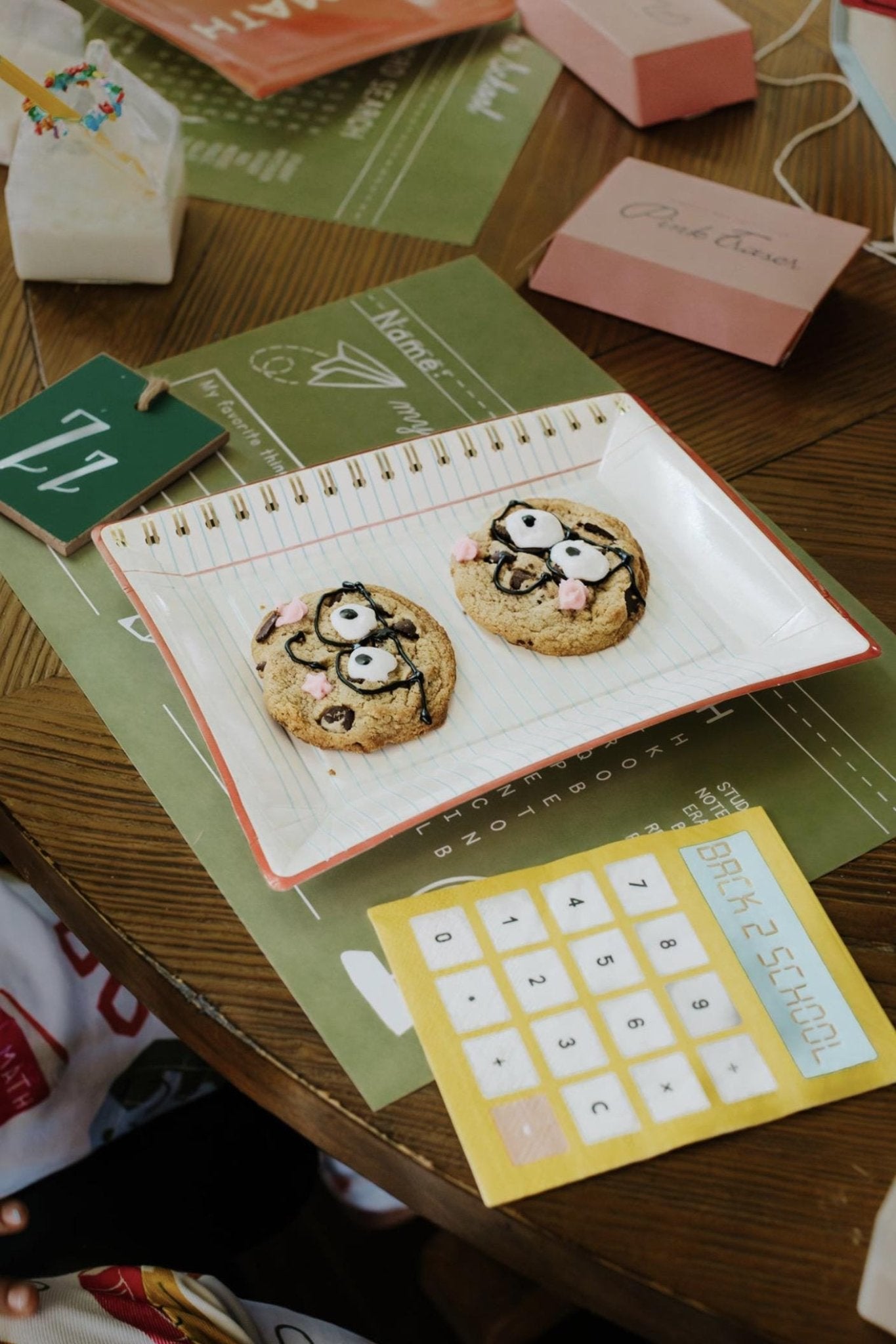 Notebook Paper Plates 8ct - Stesha Party