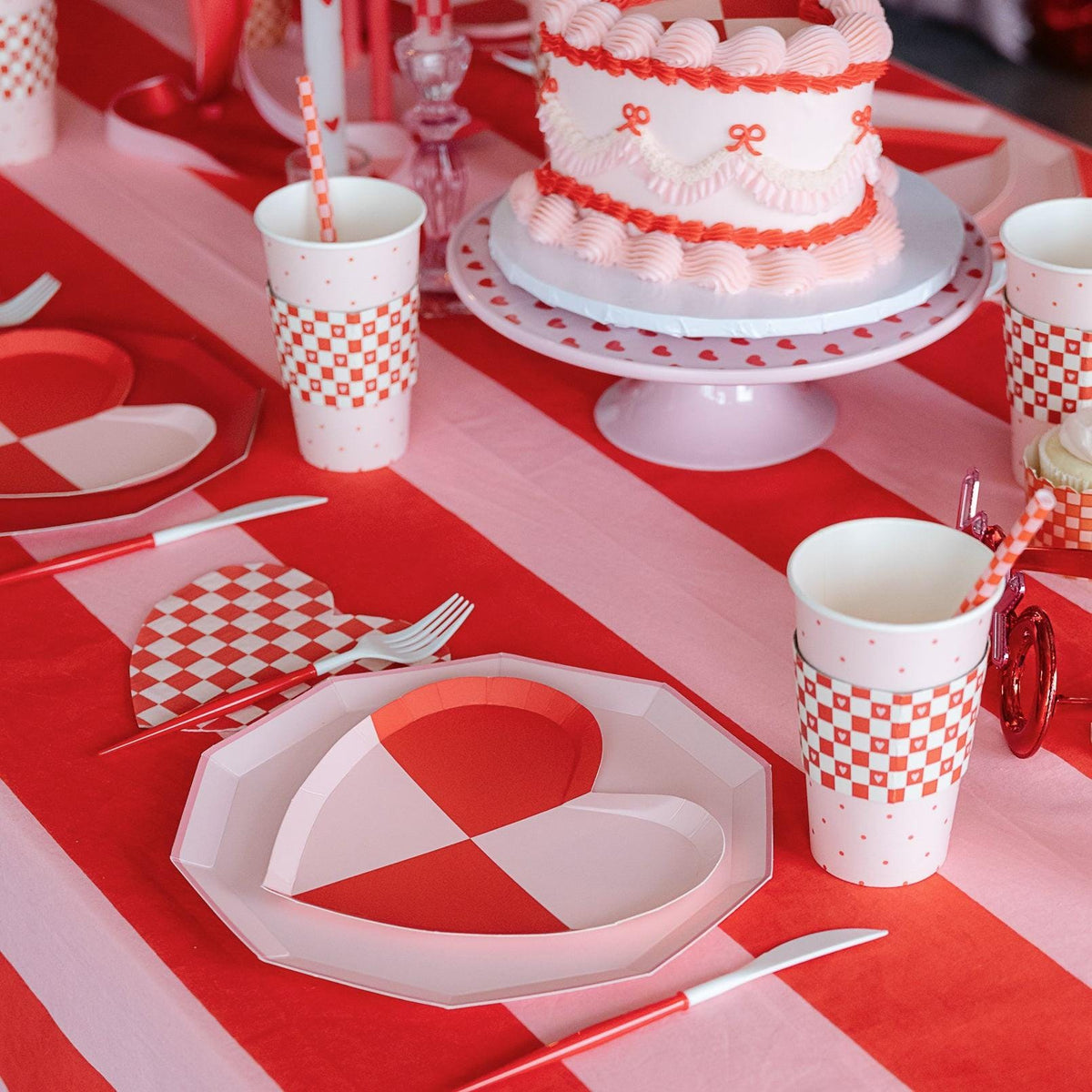 Pink & Red Heart Cake Plates - Stesha Party
