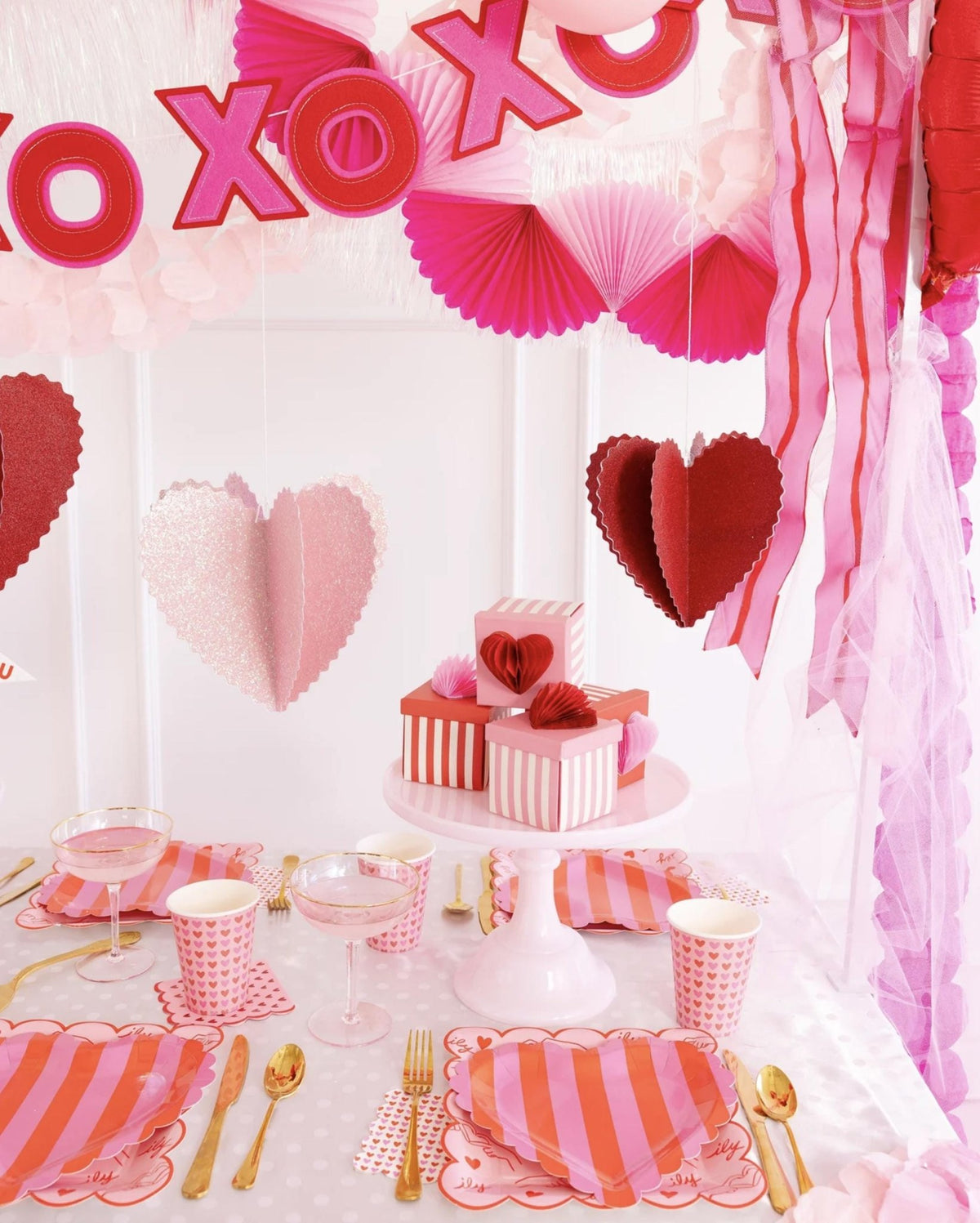 Pink & Red Heart Party Cups - Stesha Party