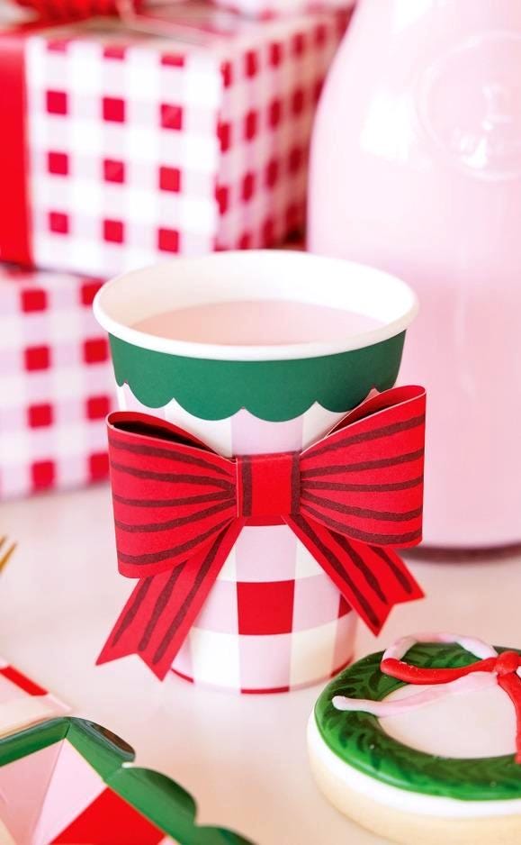 Plaid Christmas Party Cups with Paper Bows - Stesha Party