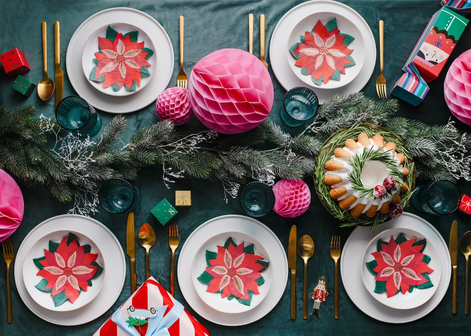 Poinsettia Napkins - Stesha Party