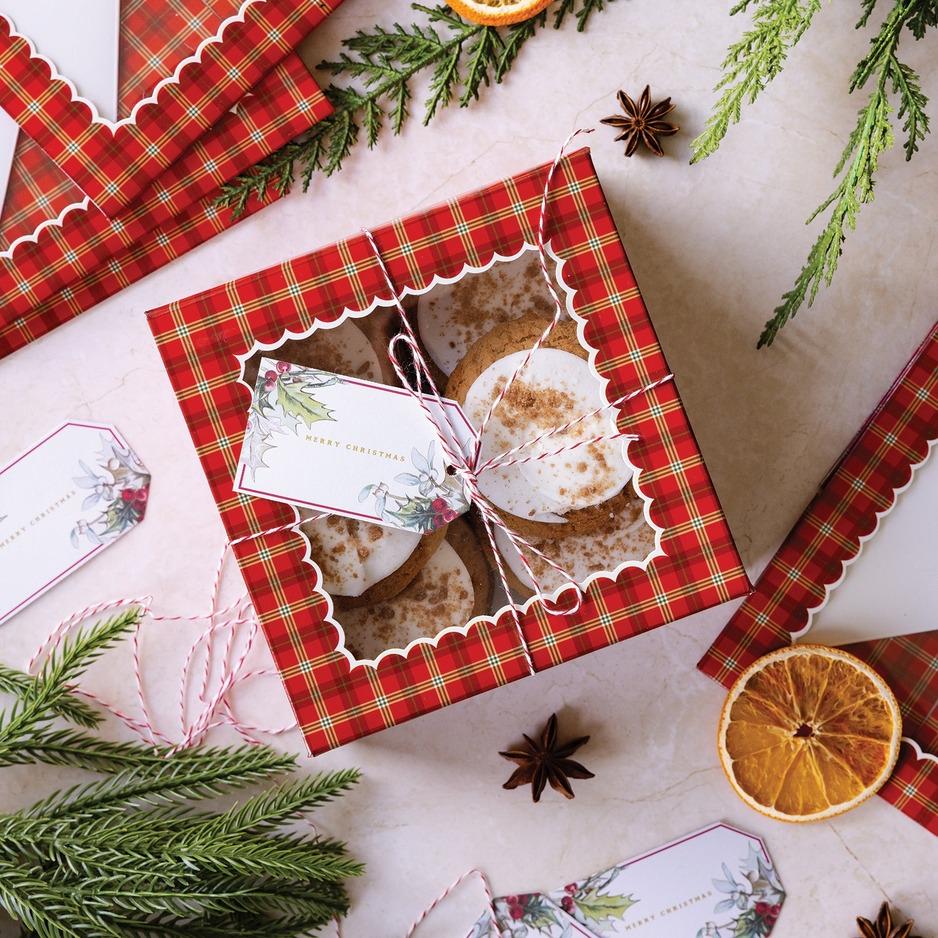 Red Plaid Christmas Cookie Boxes - Stesha Party