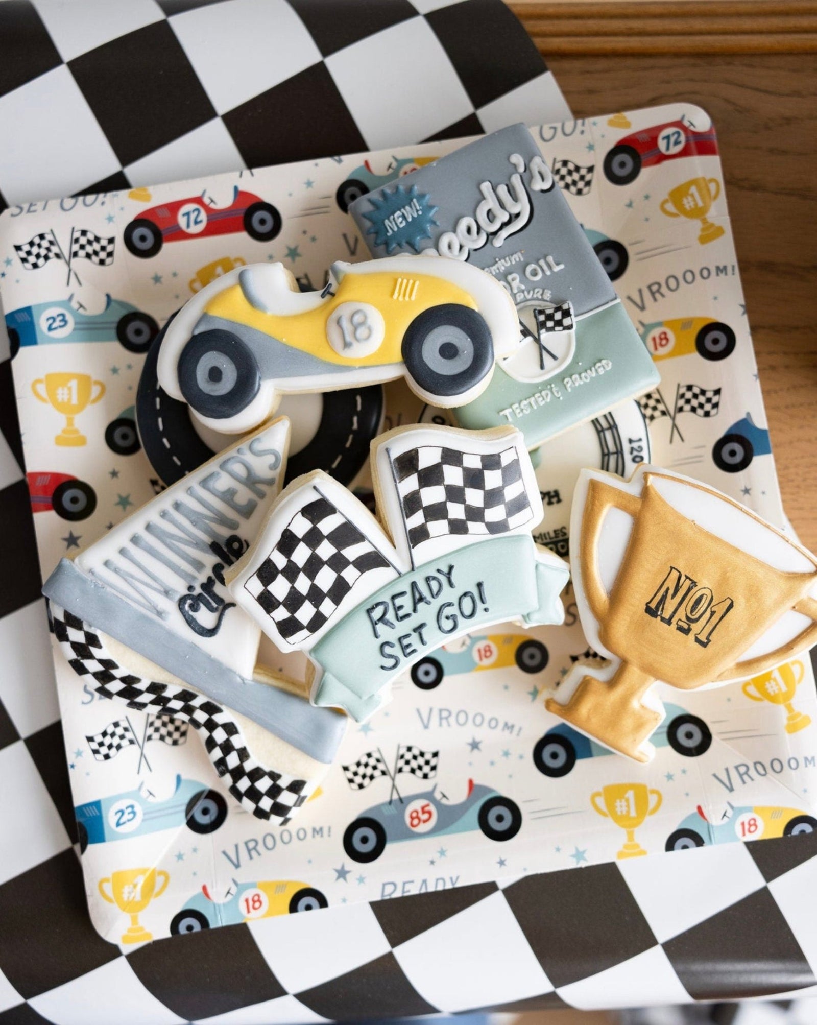 Retro Race Car Party Plates - Stesha Party