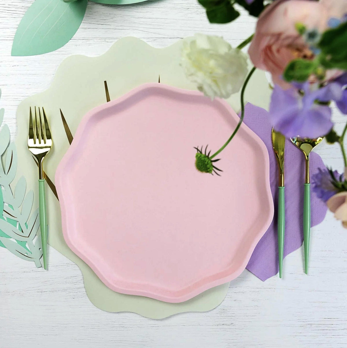 Scalloped Pink Party Plates - Stesha Party