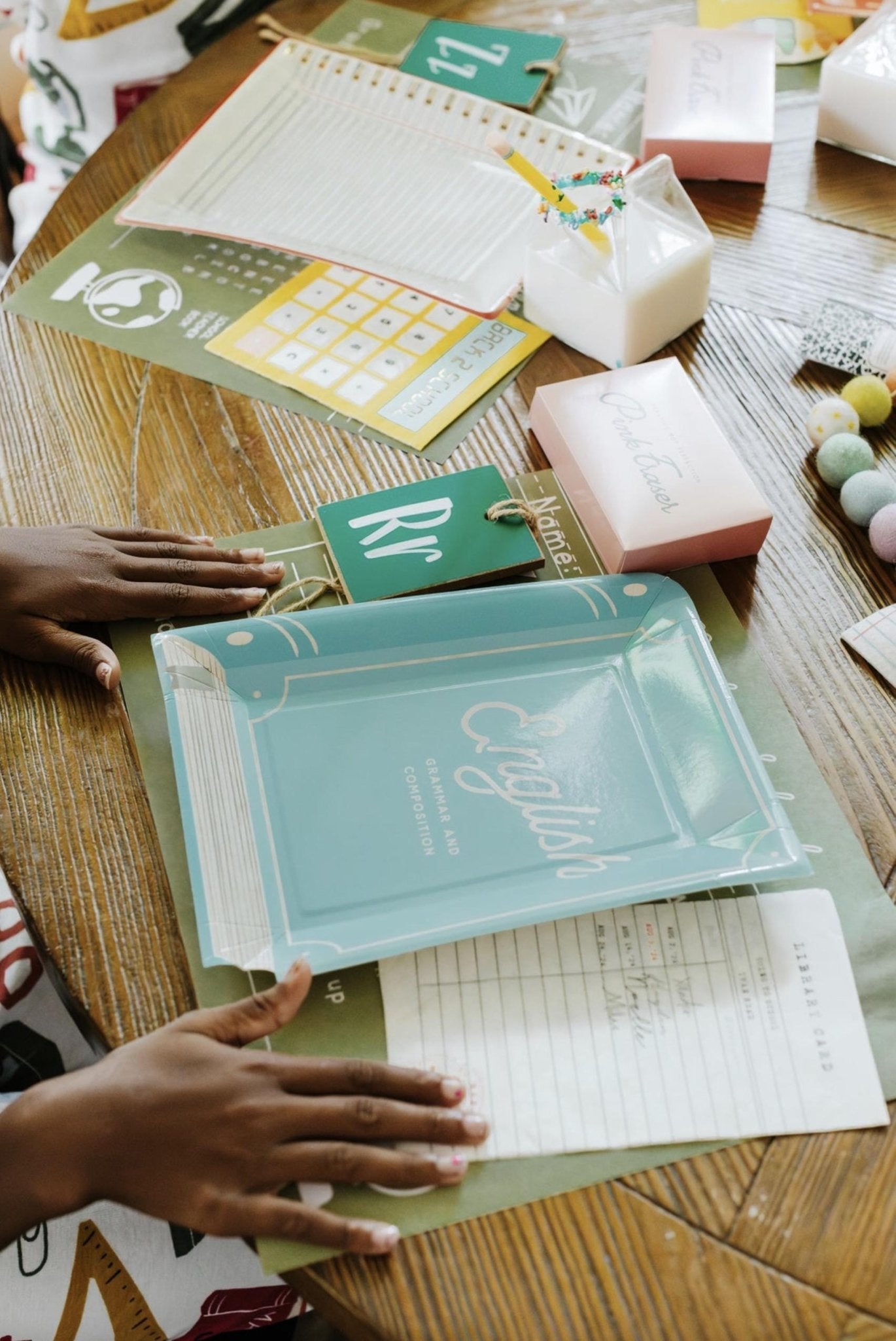 School Textbook Paper Plates 9ct - Stesha Party