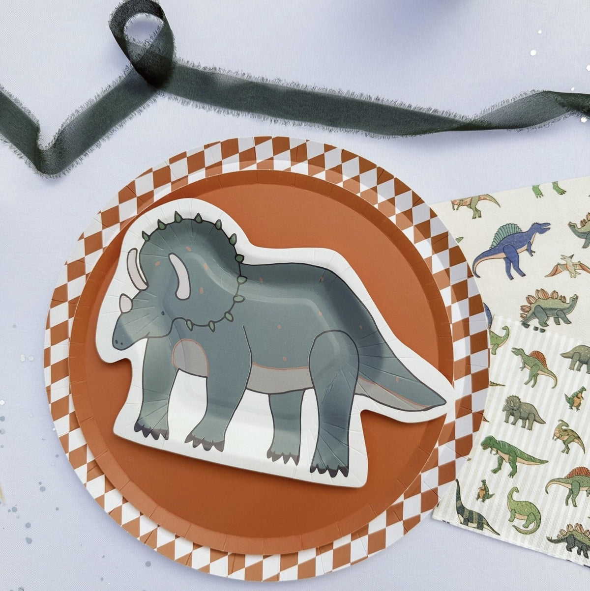 Triceratops Shaped Plates 12ct - Stesha Party