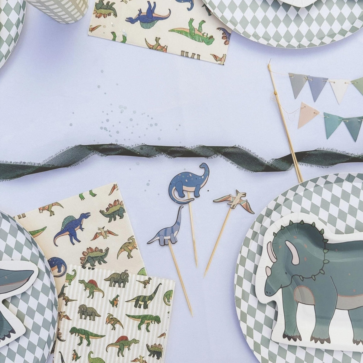 Triceratops Shaped Plates 12ct - Stesha Party