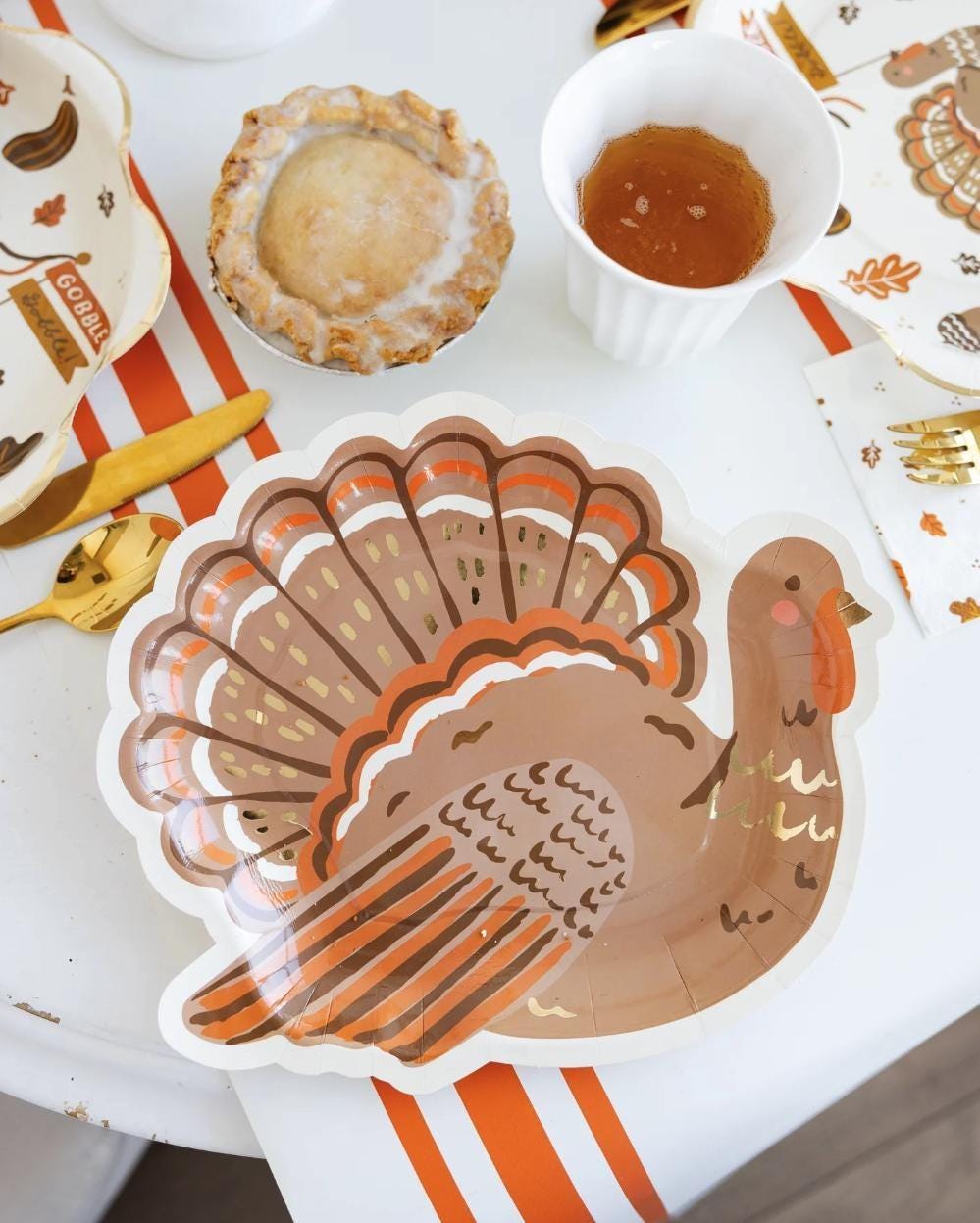 Turkey Shaped Thanksgiving Plates - Stesha Party