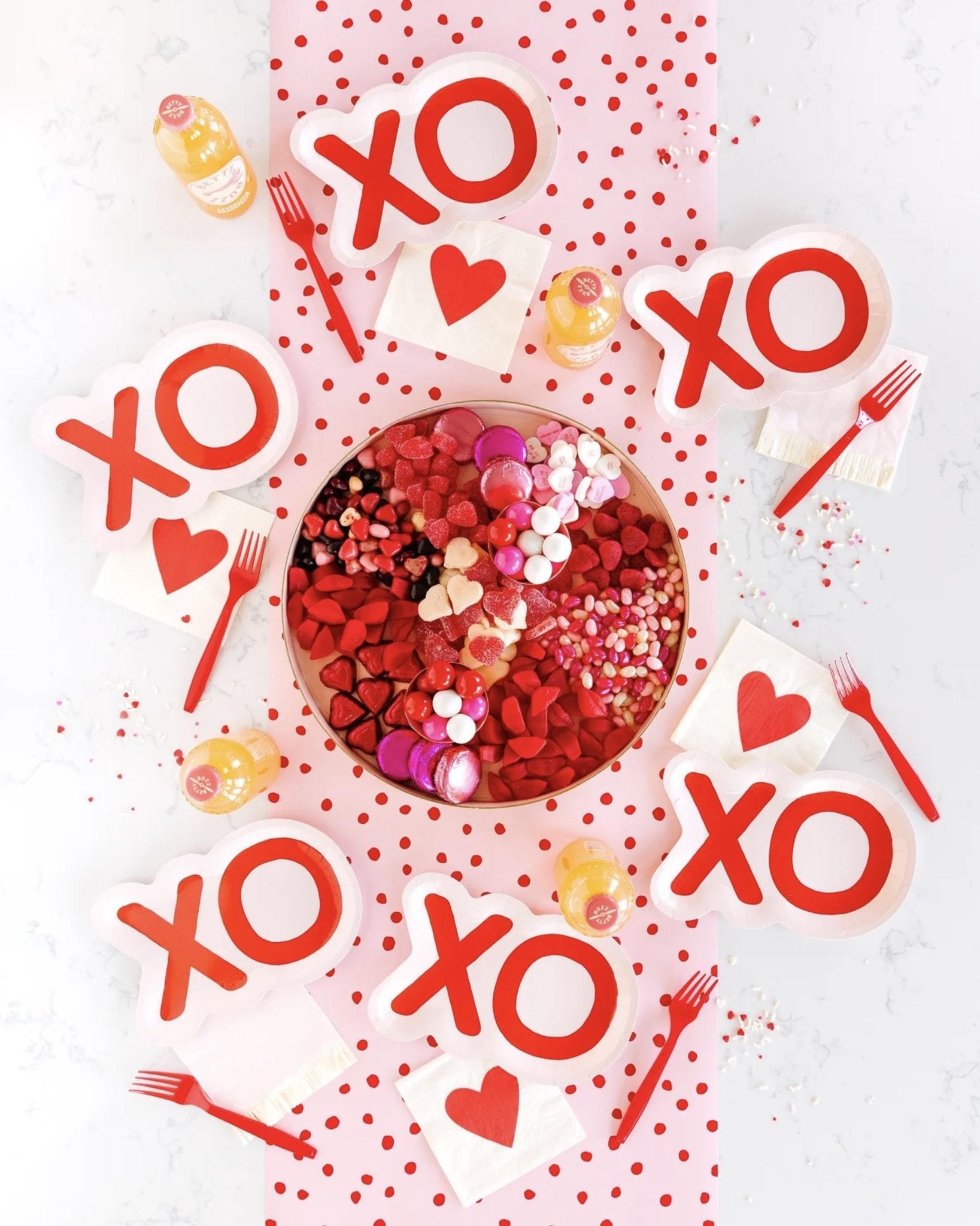 XOXO Party Plates - Stesha Party