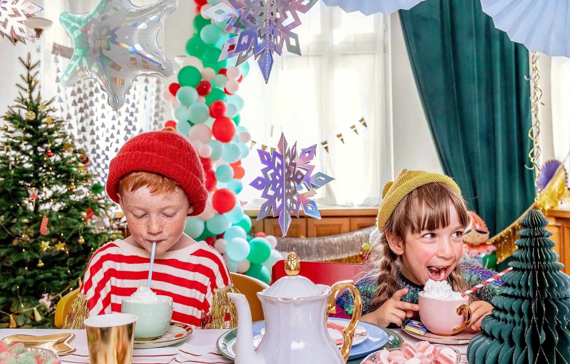 6ct Iridescent Snowflake Hanging Decorations - Stesha Party