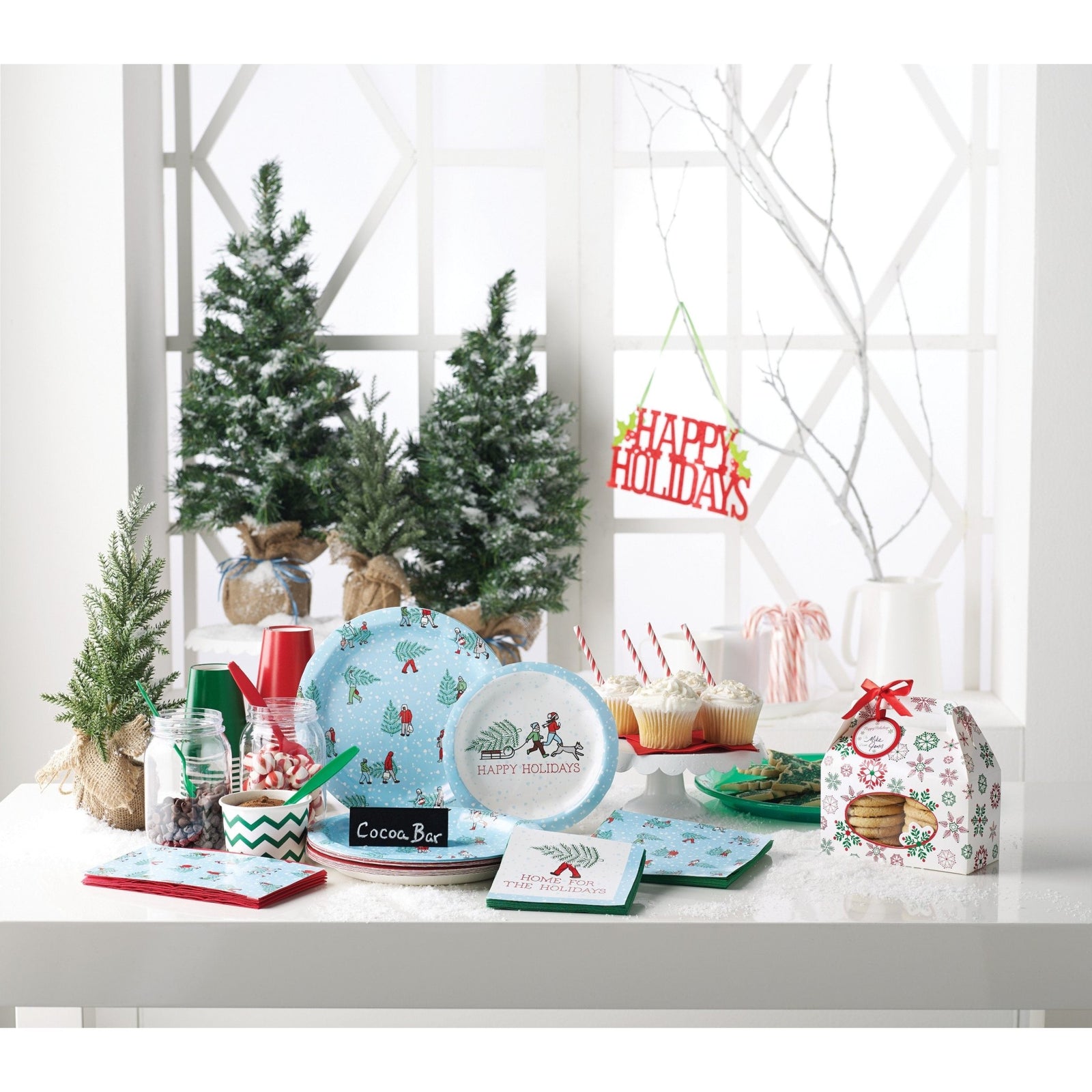 Christmas "Happy Holidays" Paper Plates - Stesha Party