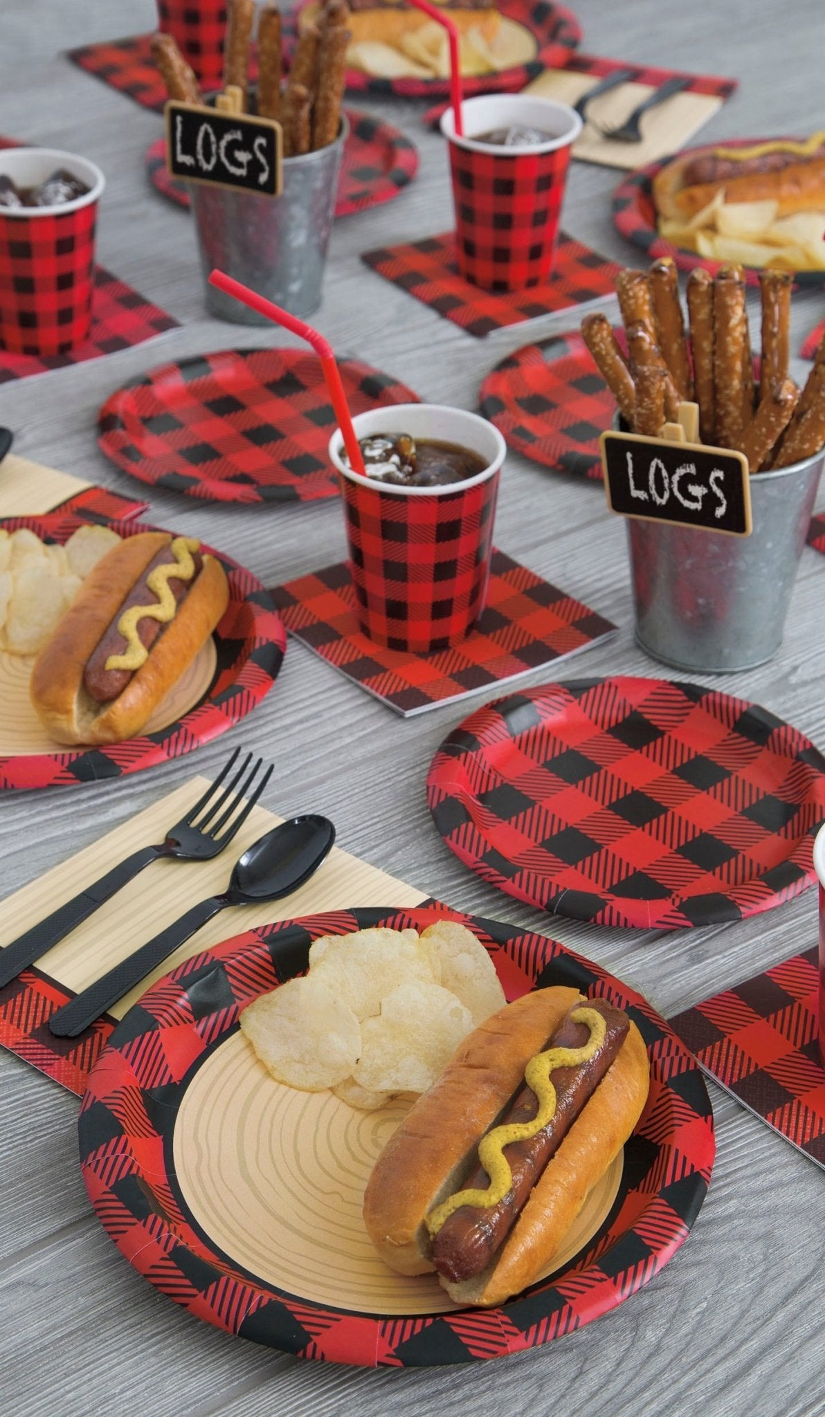 Lumberjack Wood Grain Party Plates - Stesha Party